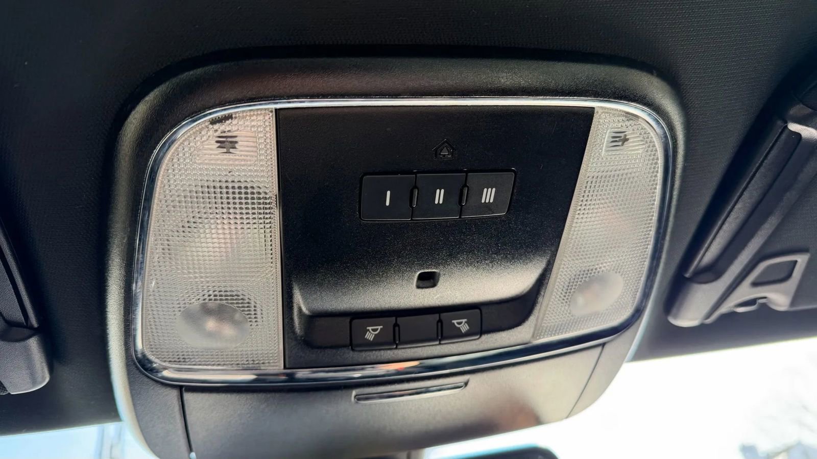 Used 2021 Chrysler 300 S image 42