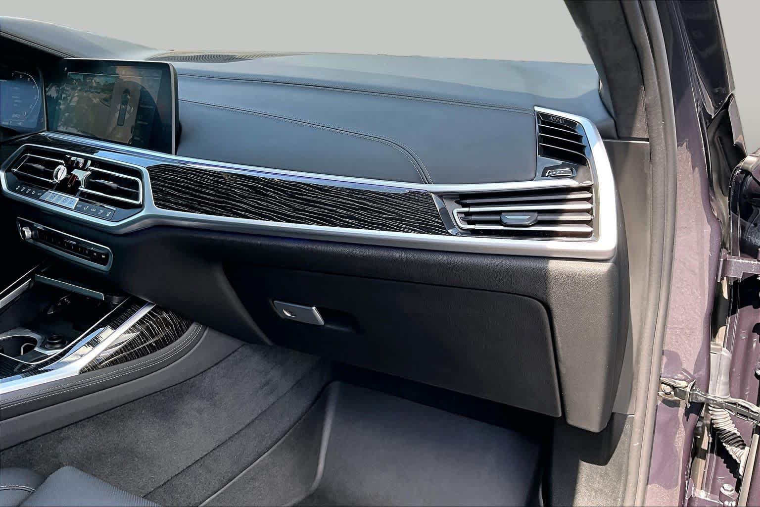 Used 2022 BMW X7 M50i w/ Dynamic Handling Package AWD/4WD image 19