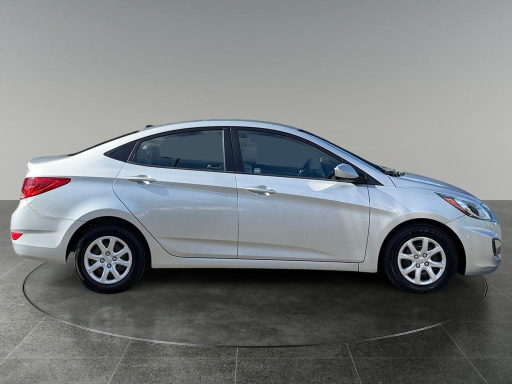 Used 2014 Hyundai Accent GLS FWD image 10