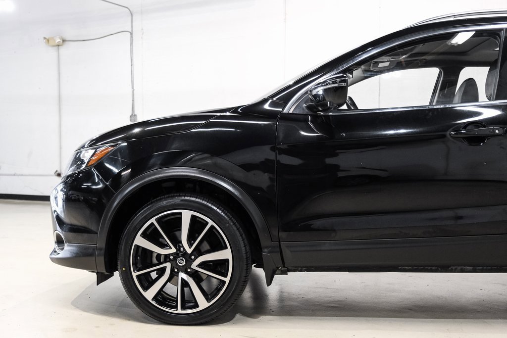 Used 2019 Nissan Rogue Sport SL w/ Premium Package image 13