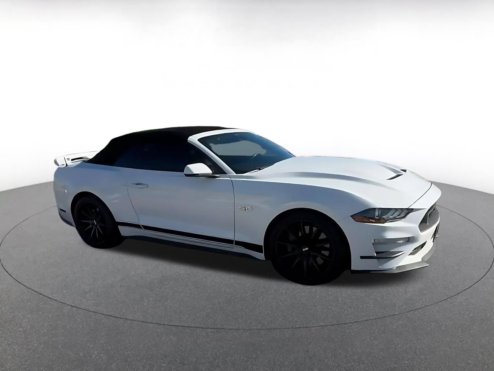 Used 2022 Ford Mustang GT Premium w/ GT Performance Package RWD image 2