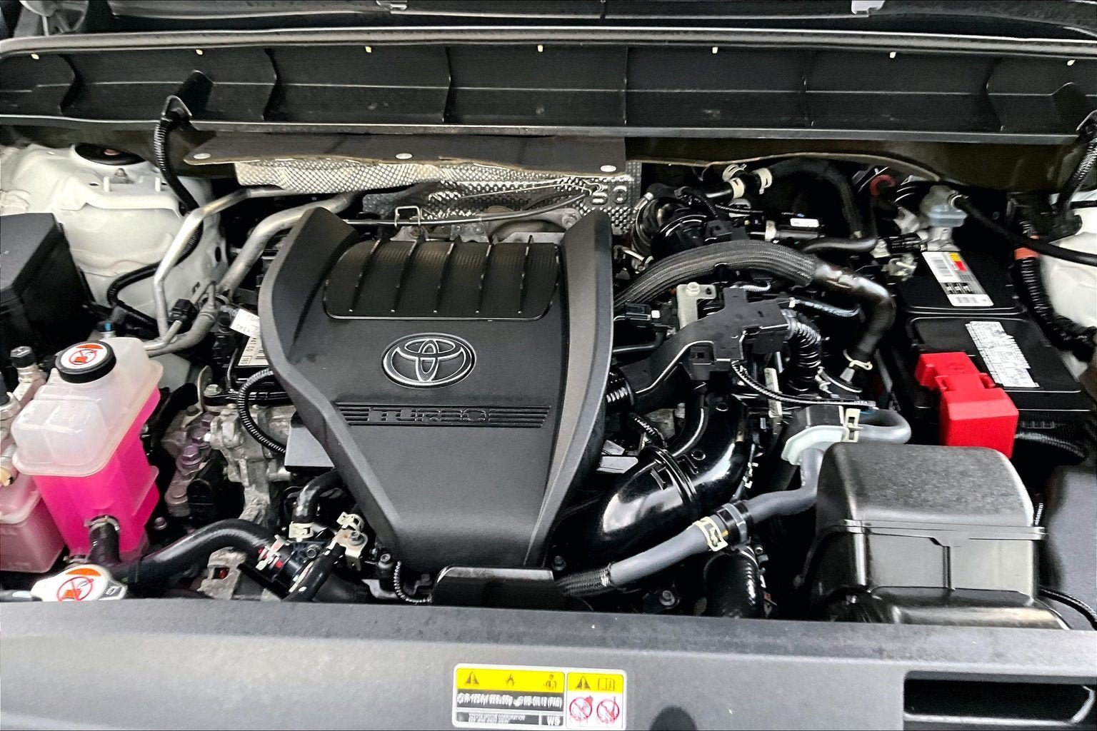 Used 2023 Toyota Highlander XLE AWD/4WD image 10