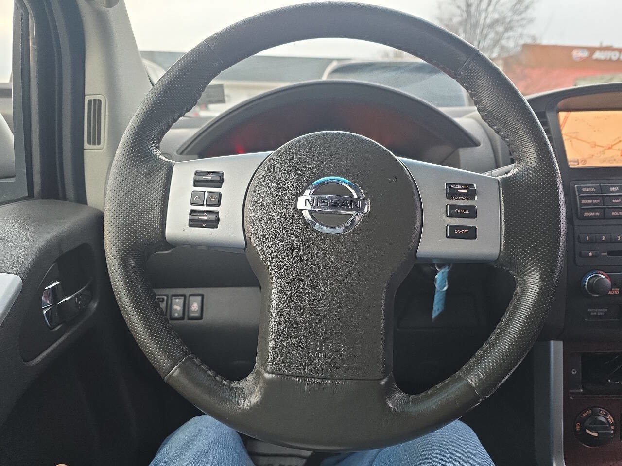 Used 2011 Nissan Pathfinder LE w/ Navigation Pkg image 37