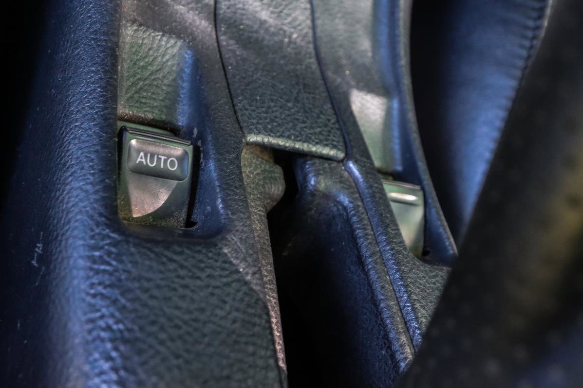 Used 2000 Toyota MR2 Base image 24