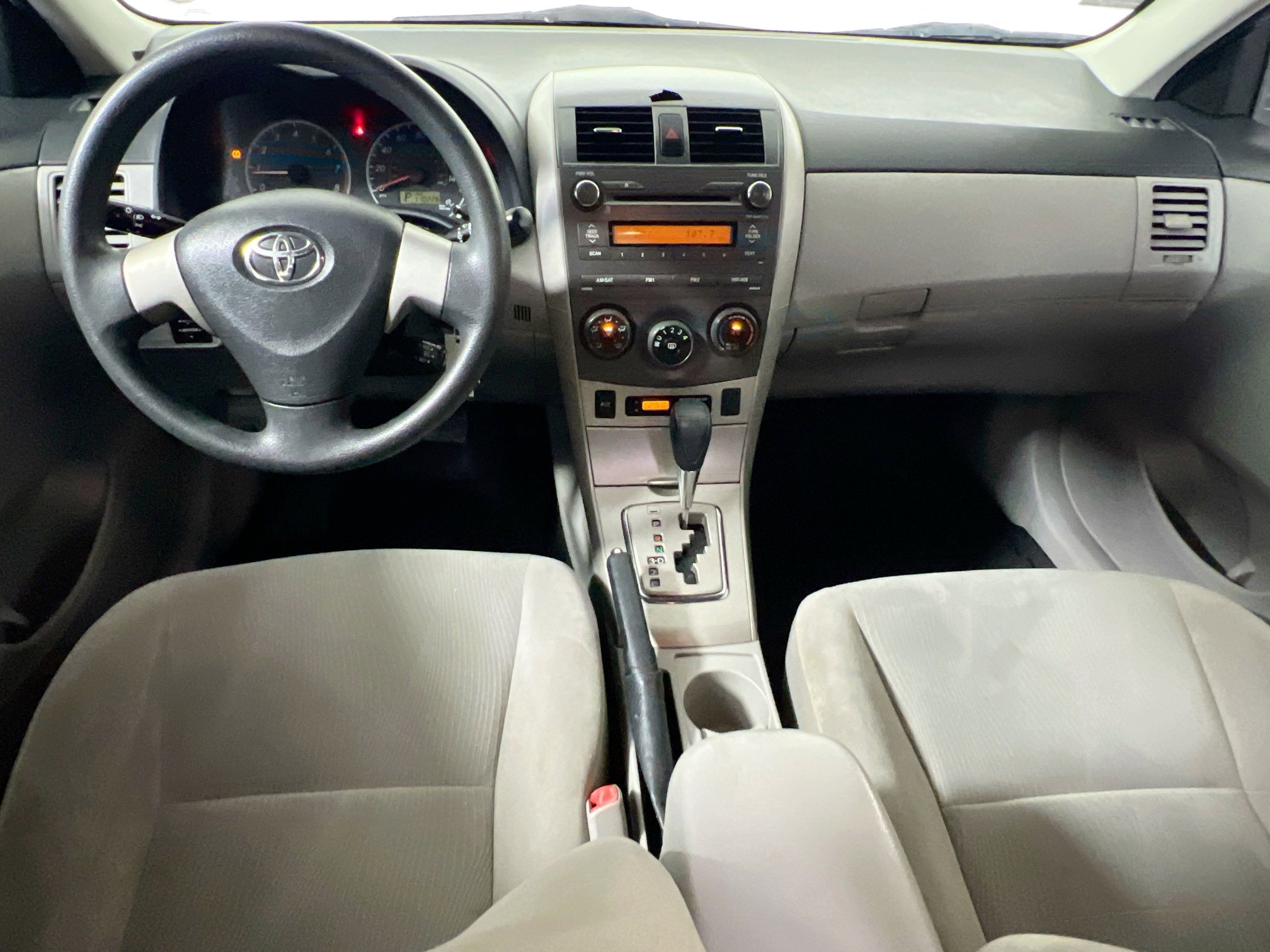 Used 2011 Toyota Corolla LE image 29