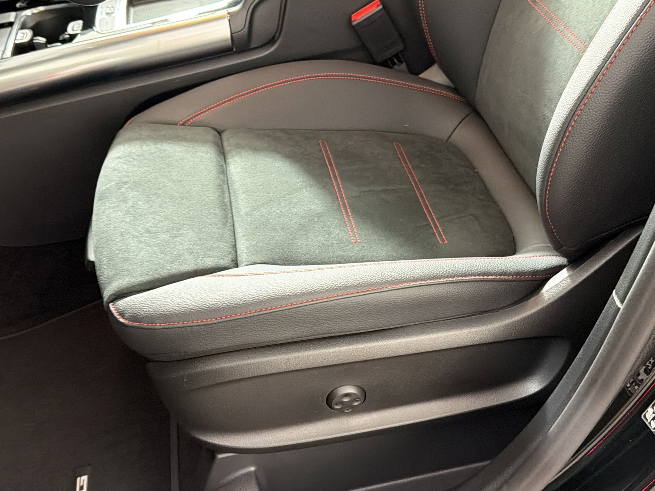 New 2026 Mercedes-Benz GLA 35 AMG 4MATIC image 14