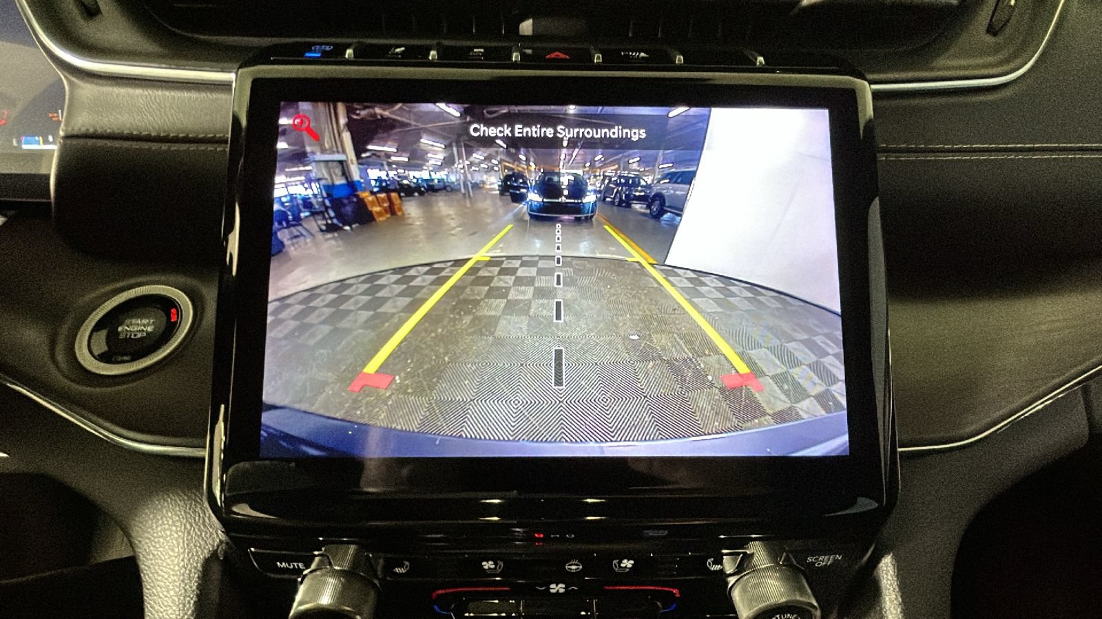 Used 2023 Jeep Grand Cherokee Overland w/ Luxury Tech Group IV AWD/4WD image 28