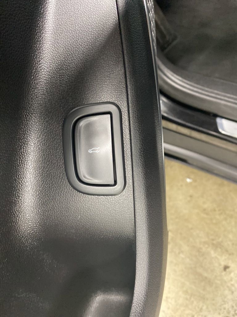 Used 2025 Buick Enclave Preferred image 26