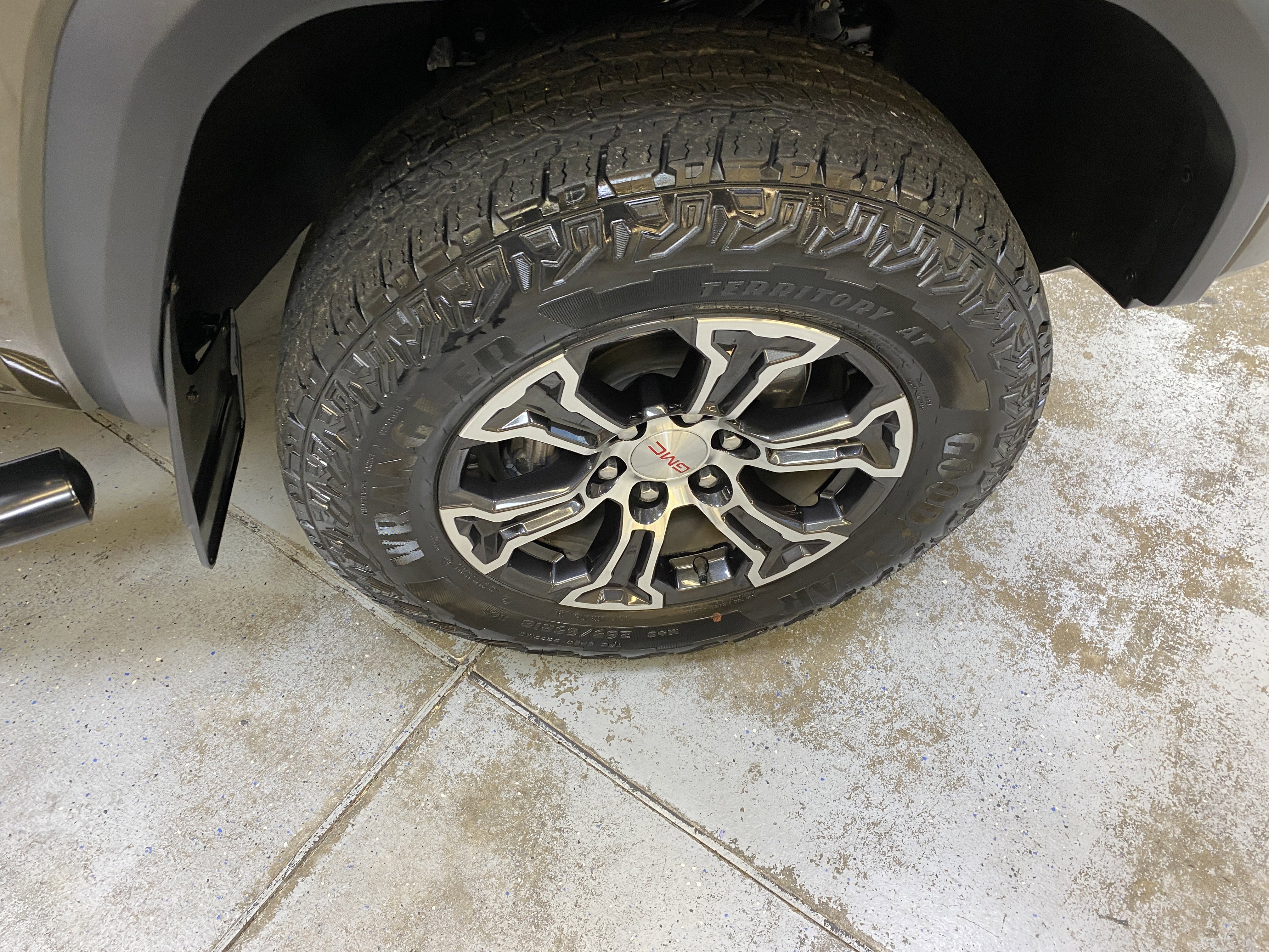 Used 2024 GMC Canyon AT4 image 14