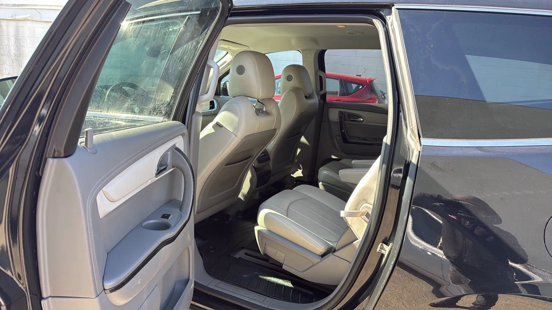 Used 2016 Chevrolet Traverse LTZ AWD/4WD image 27