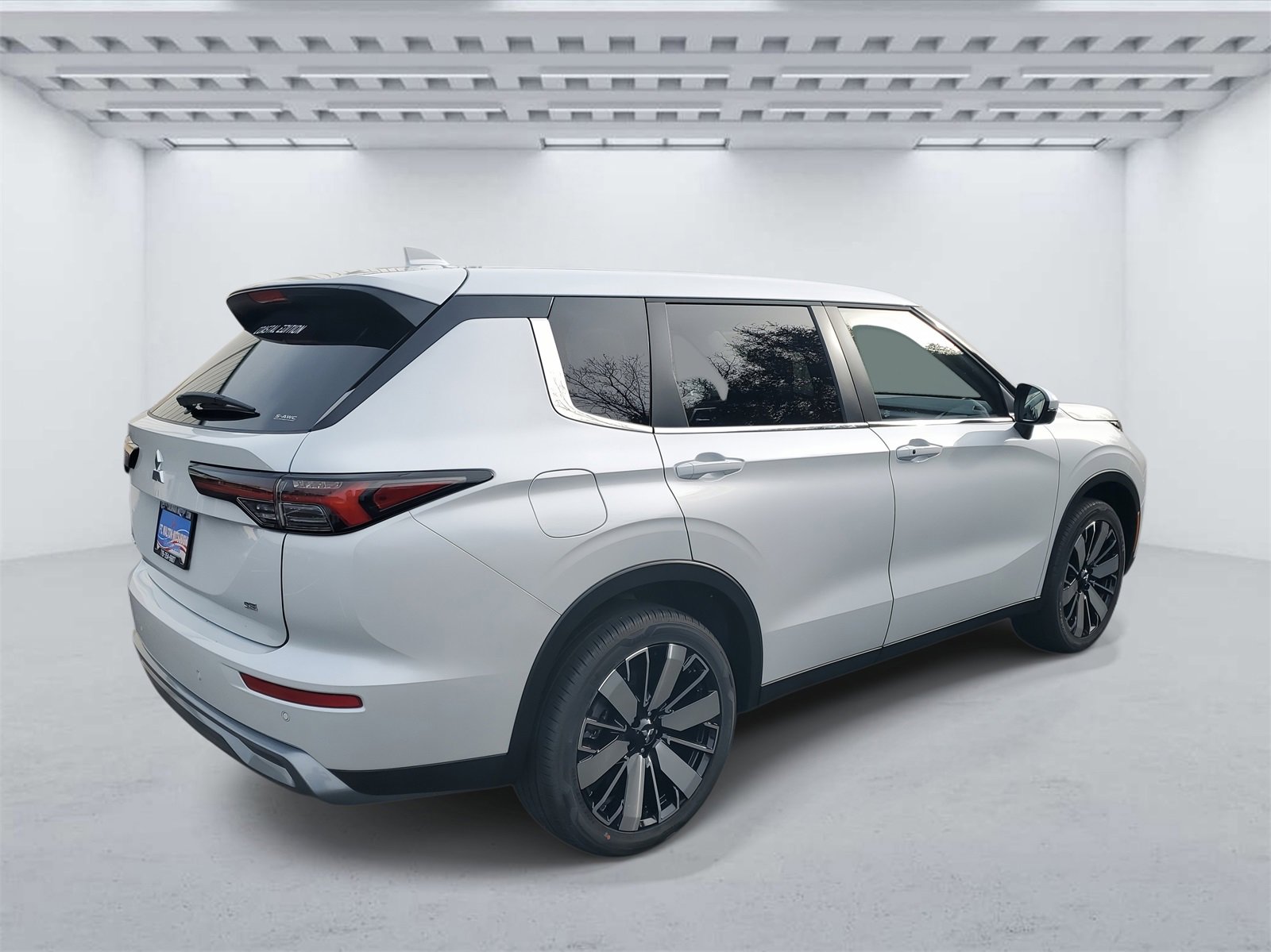 New 2026 Mitsubishi Outlander SE image 4