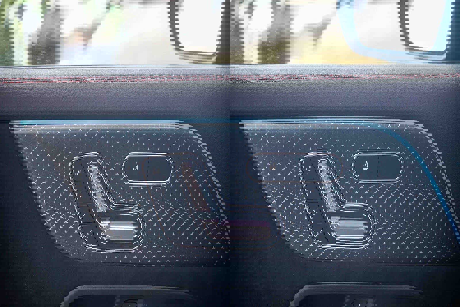 Used 2024 Mercedes-Benz EQB 350 4MATIC SUV image 20