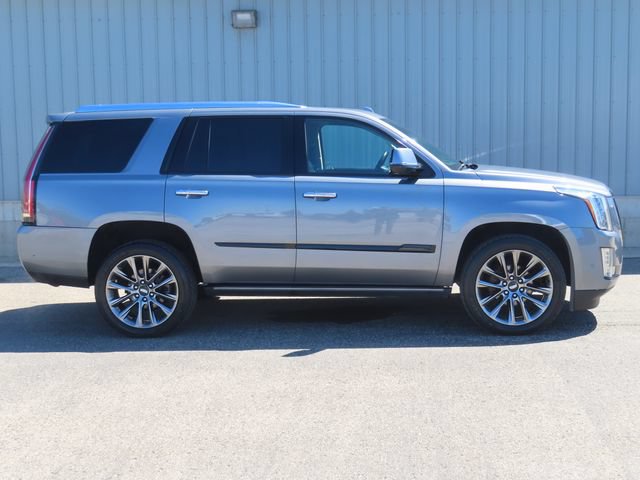 Used 2020 Cadillac Escalade Premium Luxury AWD/4WD image 2