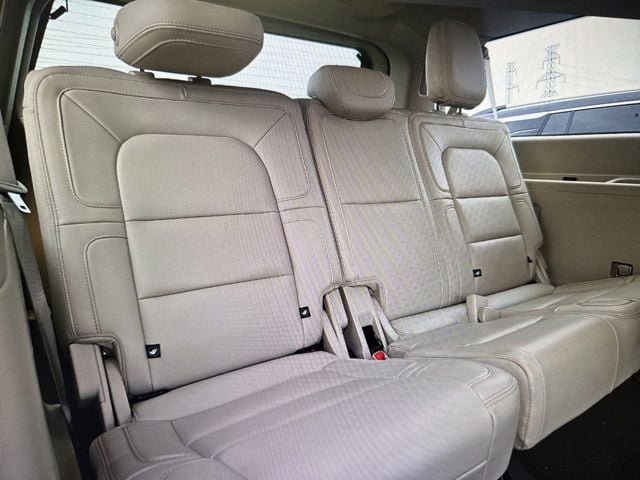 Used 2021 Lincoln Navigator L Reserve w/ Luxury Package AWD/4WD image 13