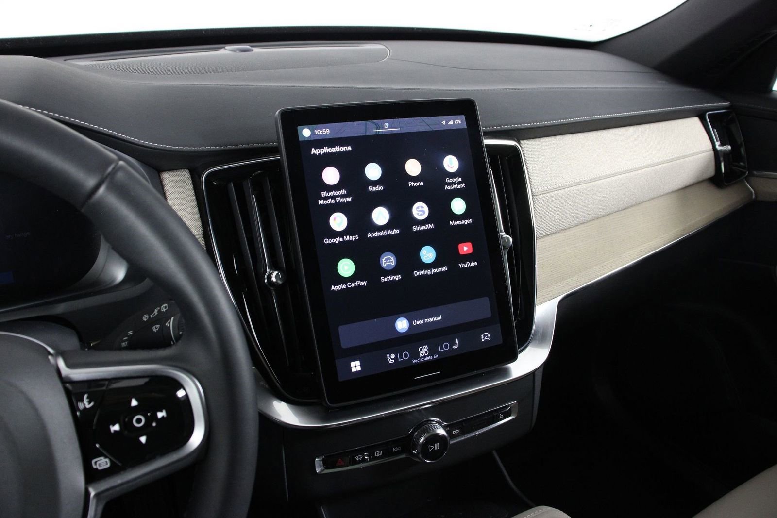 Certified 2025 Volvo XC90 T8 Plus AWD/4WD image 9