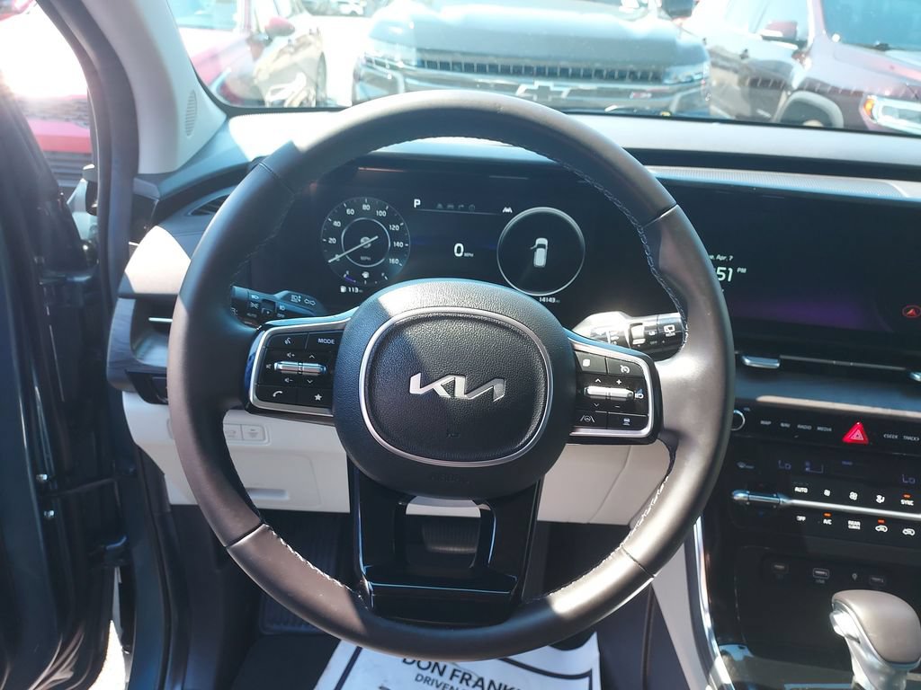 Certified 2024 Kia Carnival SX FWD image 20