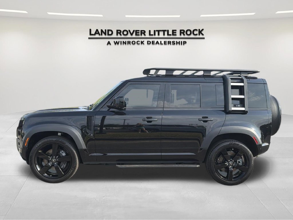 Used 2025 Land Rover Defender 110 X-Dynamic SE AWD/4WD image 6