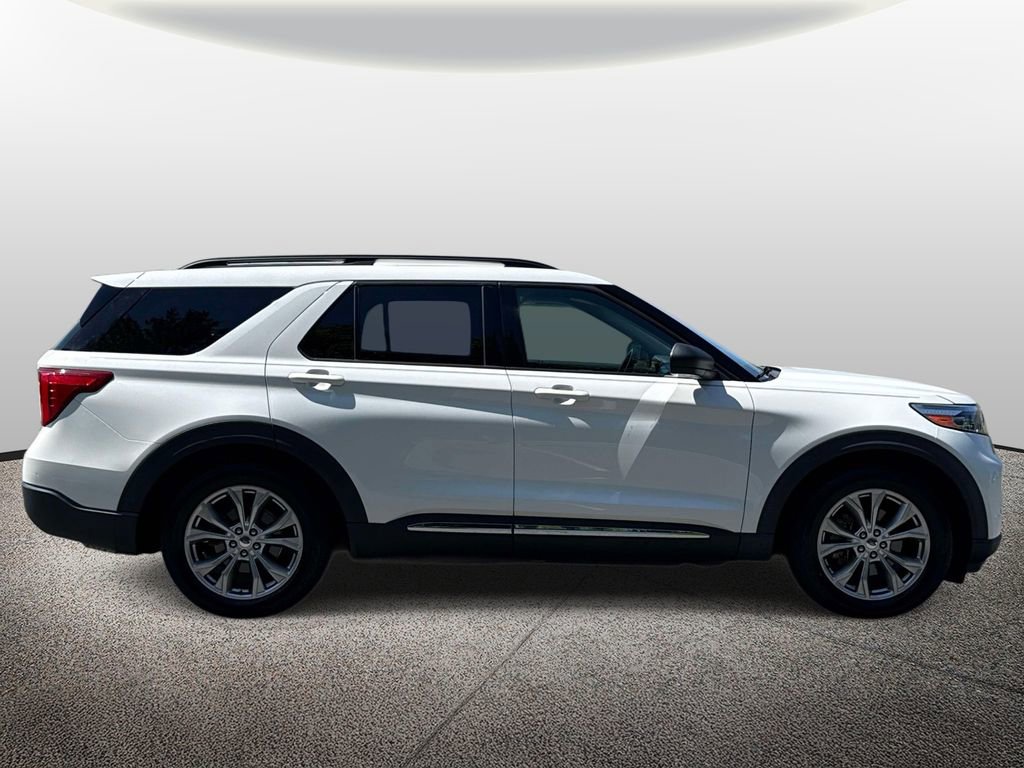 Used 2020 Ford Explorer XLT w/ Equipment Group 202A RWD image 4