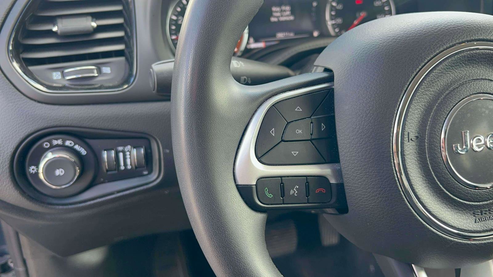 Used 2023 Jeep Renegade Altitude image 27