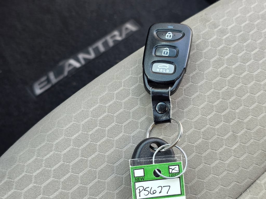 Used 2020 Hyundai Elantra SE FWD image 32
