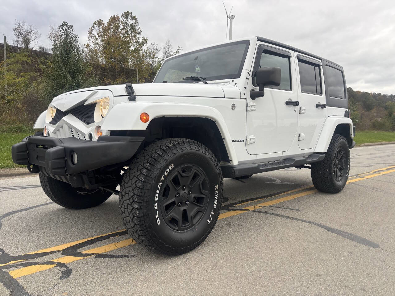 Used 2016 Jeep Wrangler Unlimited Sahara AWD/4WD image 1