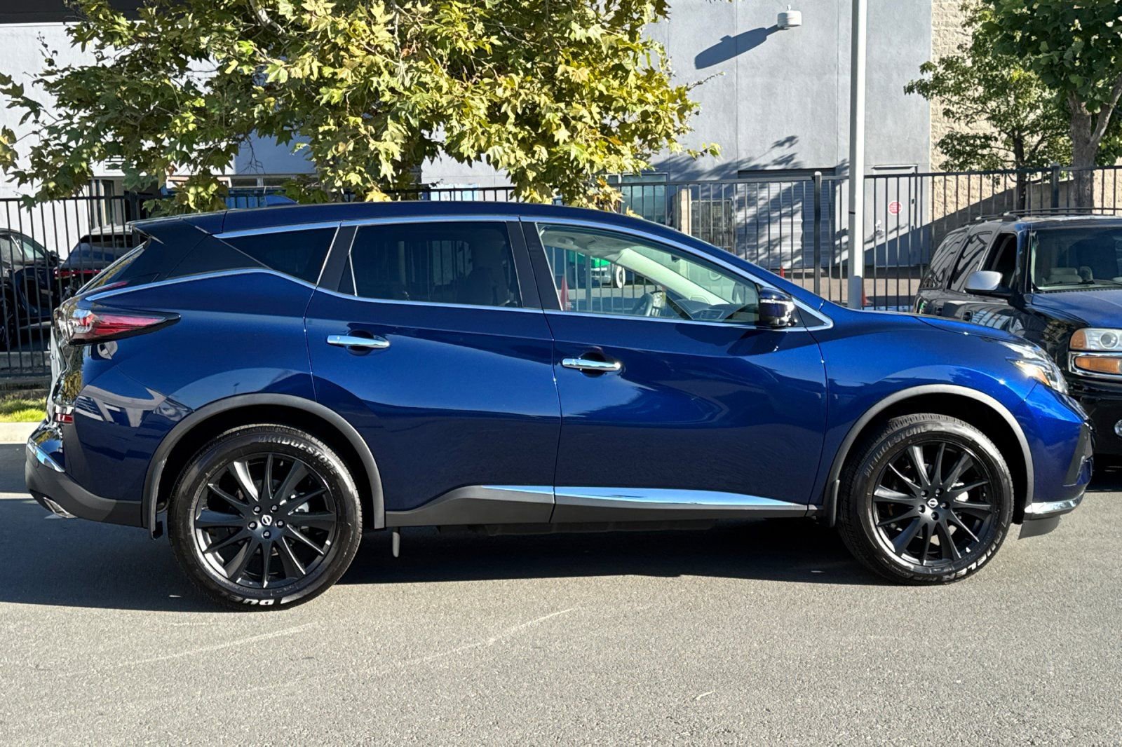 Used 2024 Nissan Murano SL image 3