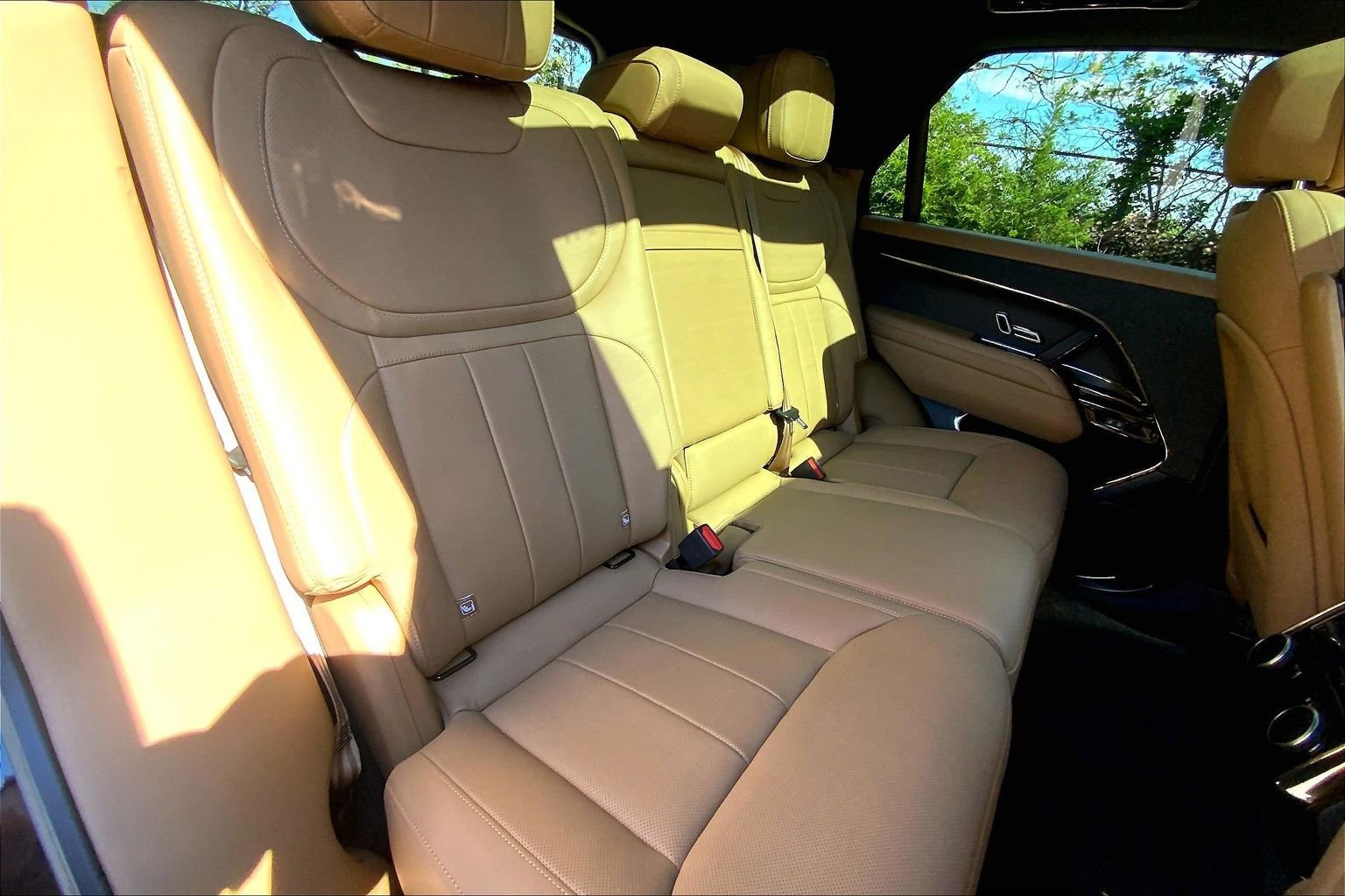 Used 2025 Land Rover Range Rover Sport SE AWD/4WD image 19
