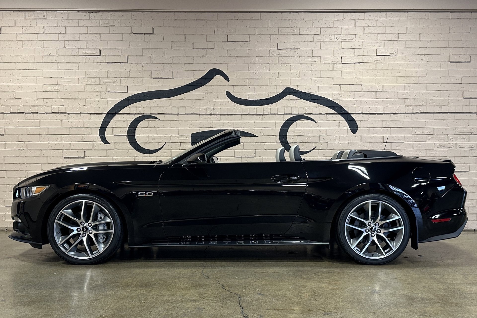 Used 2017 Ford Mustang GT Premium w/ Equipment Group 401A image 12