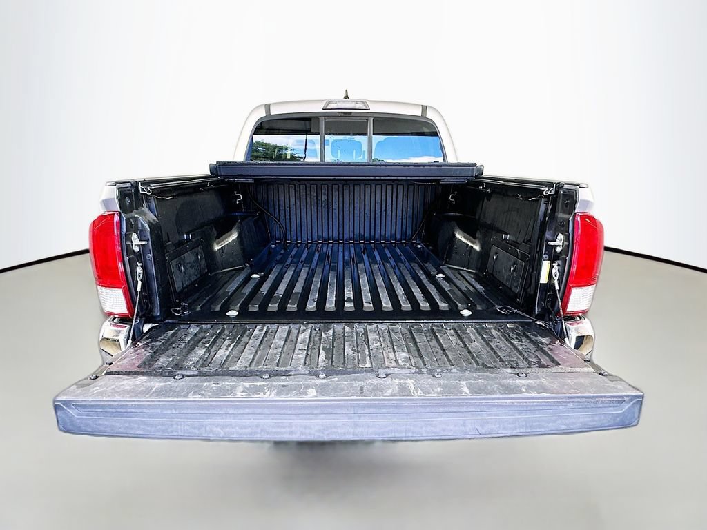 Used 2017 Toyota Tacoma SR5 w/ Tow Package RWD image 24
