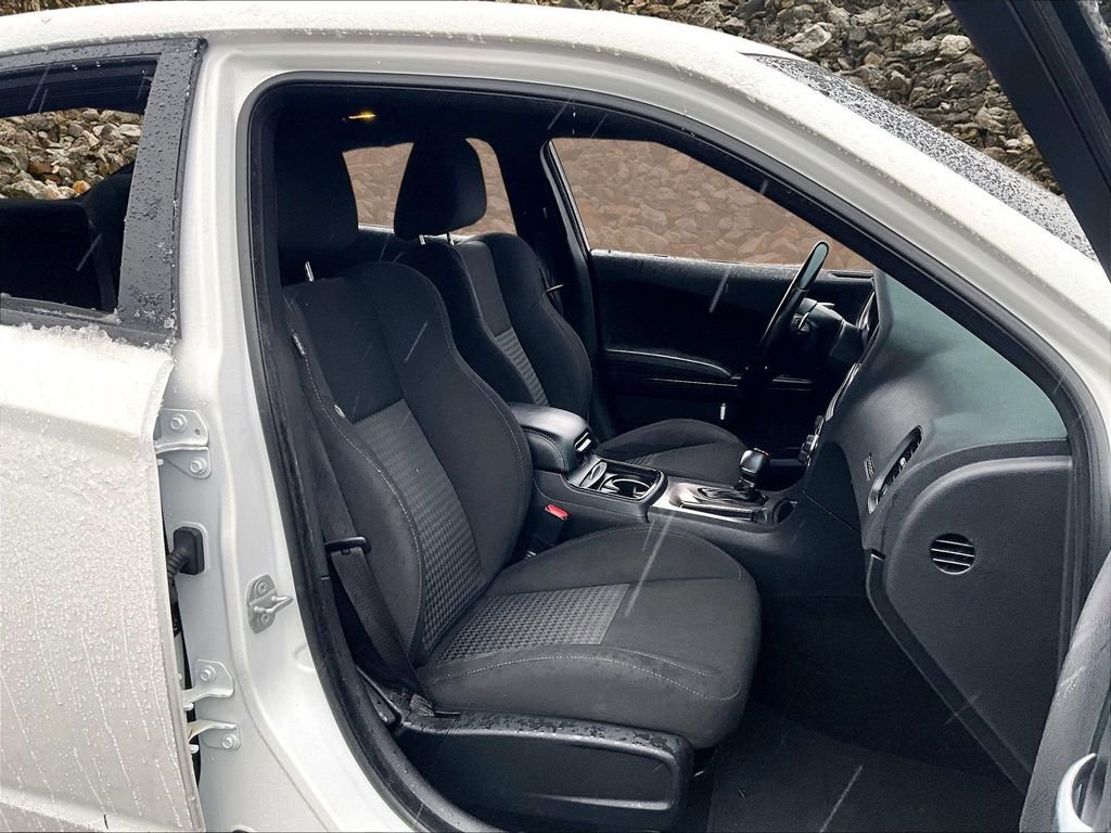 Used 2022 Dodge Charger R/T w/ Blacktop Package image 7