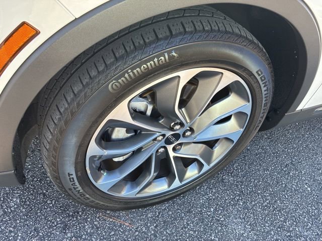 Certified 2023 Lincoln Nautilus Reserve w/ Class II Trailer Tow Package image 11