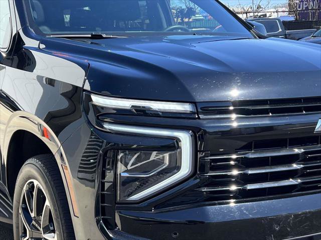 Used 2025 Chevrolet Suburban RST w/ Comfort Package AWD/4WD image 12