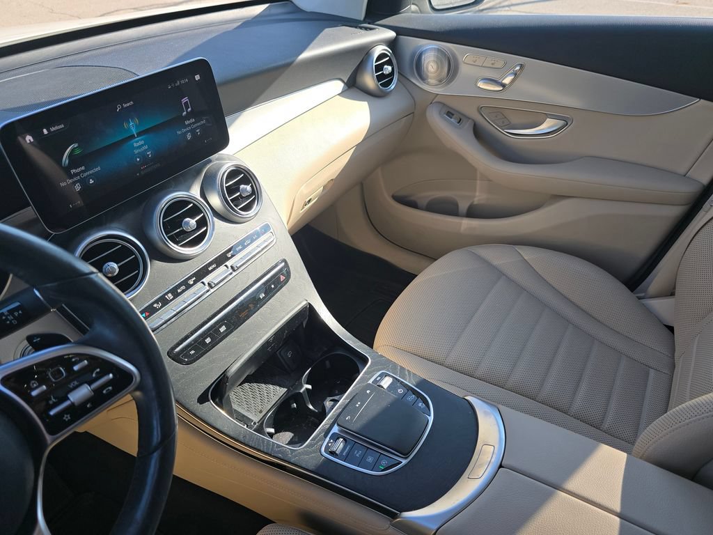 Used 2020 Mercedes-Benz GLC 300 4MATIC image 30