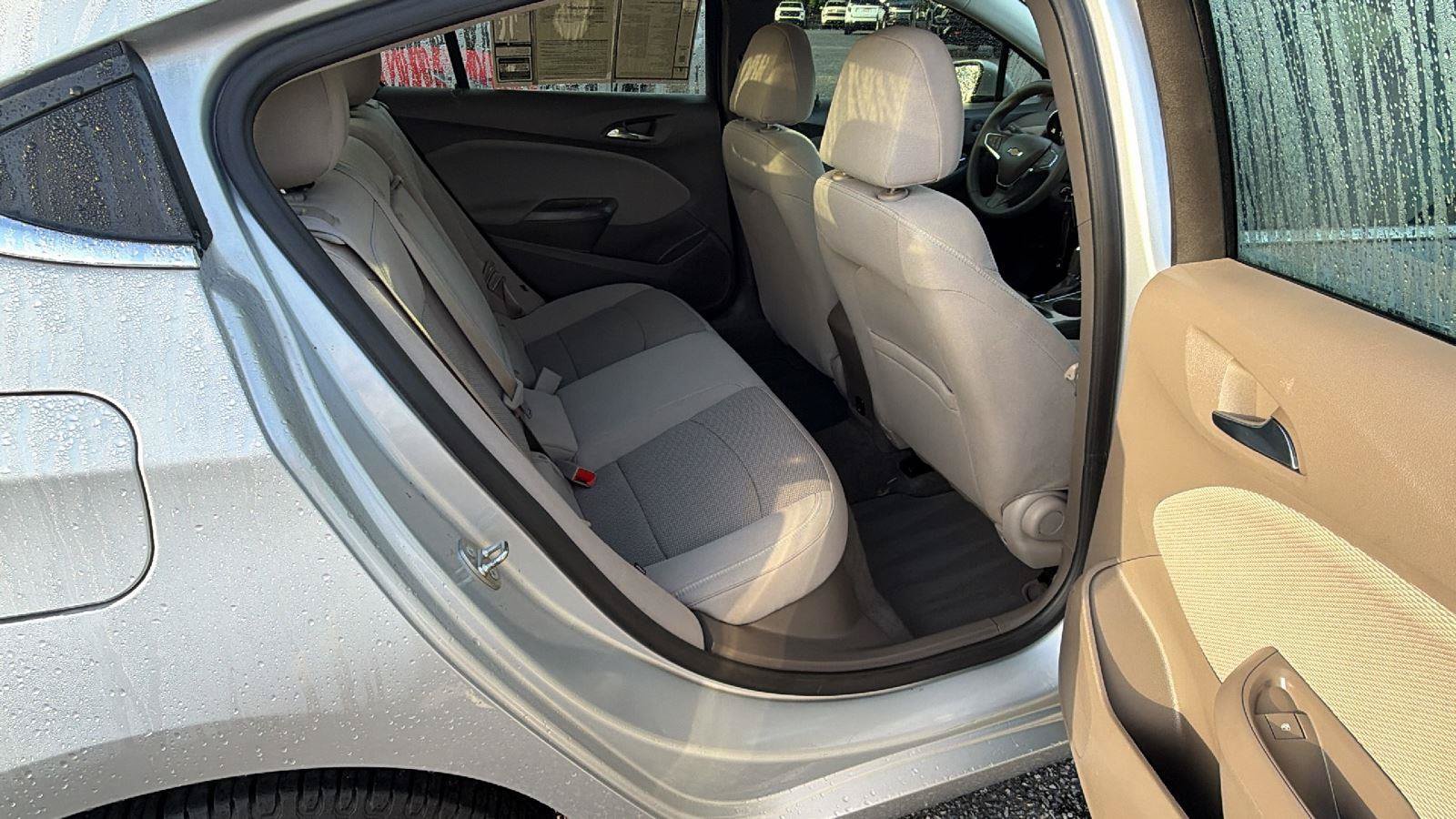 Used 2018 Chevrolet Cruze LT FWD image 21
