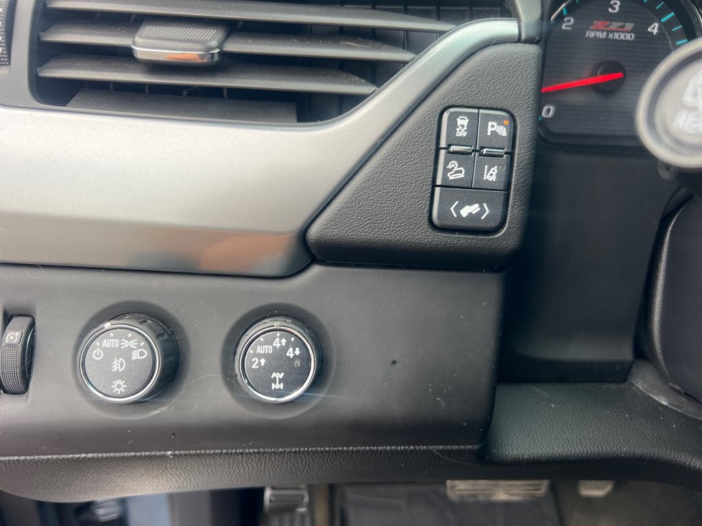Used 2015 Chevrolet Suburban LT AWD/4WD image 32