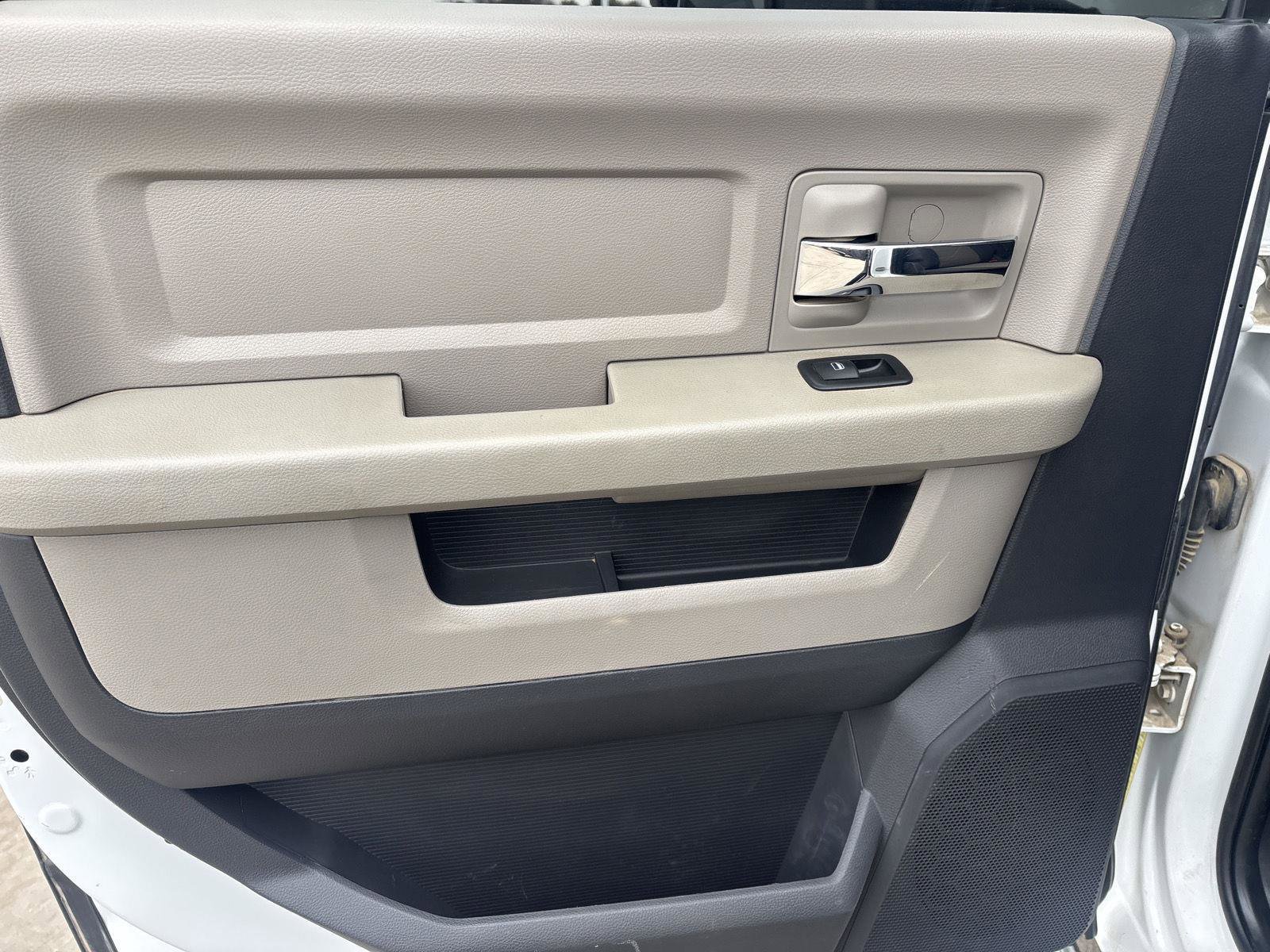 Used 2011 RAM 5500 SLT image 34
