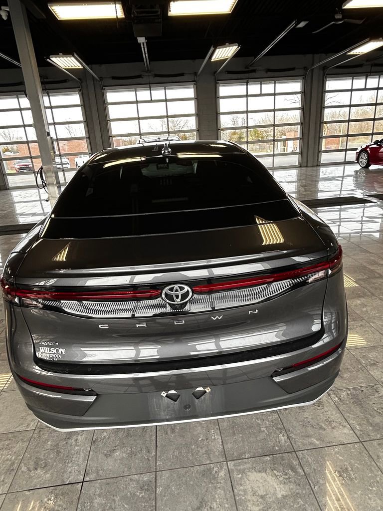 Certified 2023 Toyota Crown AWD/4WD image 4