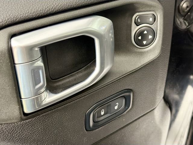 Used 2024 Jeep Wrangler Unlimited Sahara w/ Technology Group AWD/4WD image 18