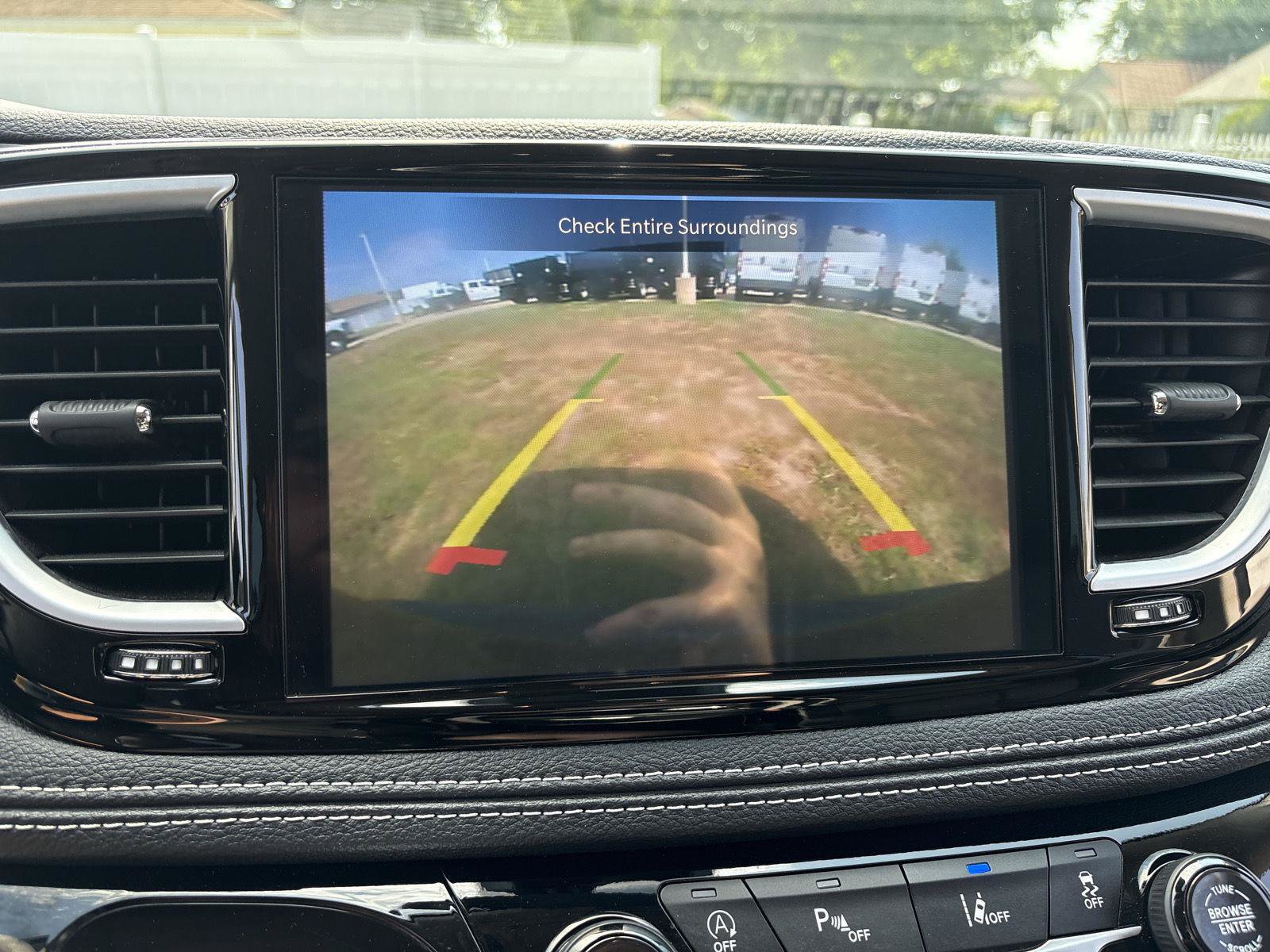 Used 2024 Chrysler Pacifica Limited FWD image 24