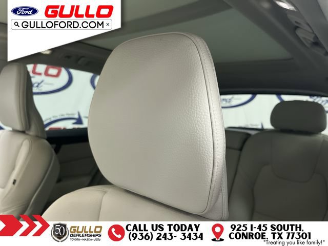 Used 2025 Volvo XC60 B5 Core AWD/4WD image 17