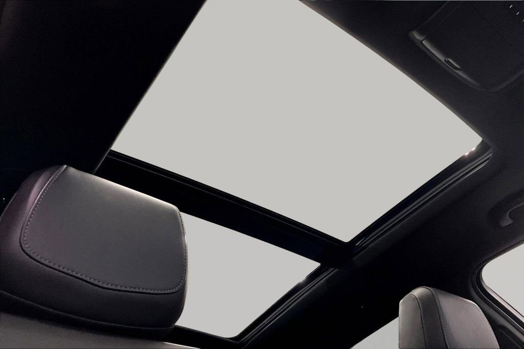 Certified 2025 Cadillac XT6 Luxury AWD/4WD image 28