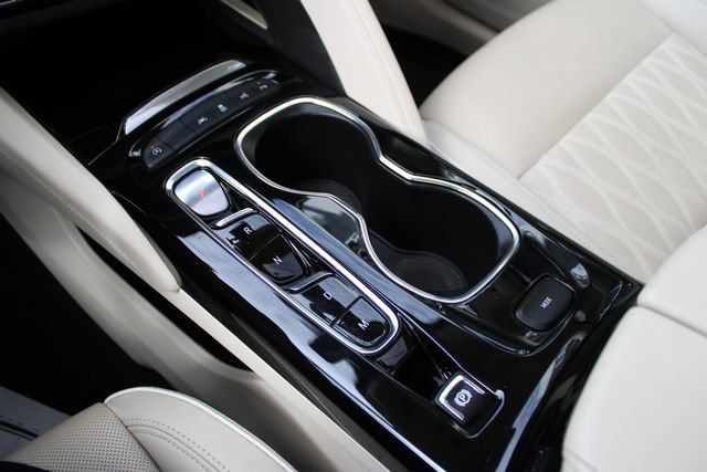 Used 2022 Buick Envision Avenir w/ Technology Package II FWD image 20