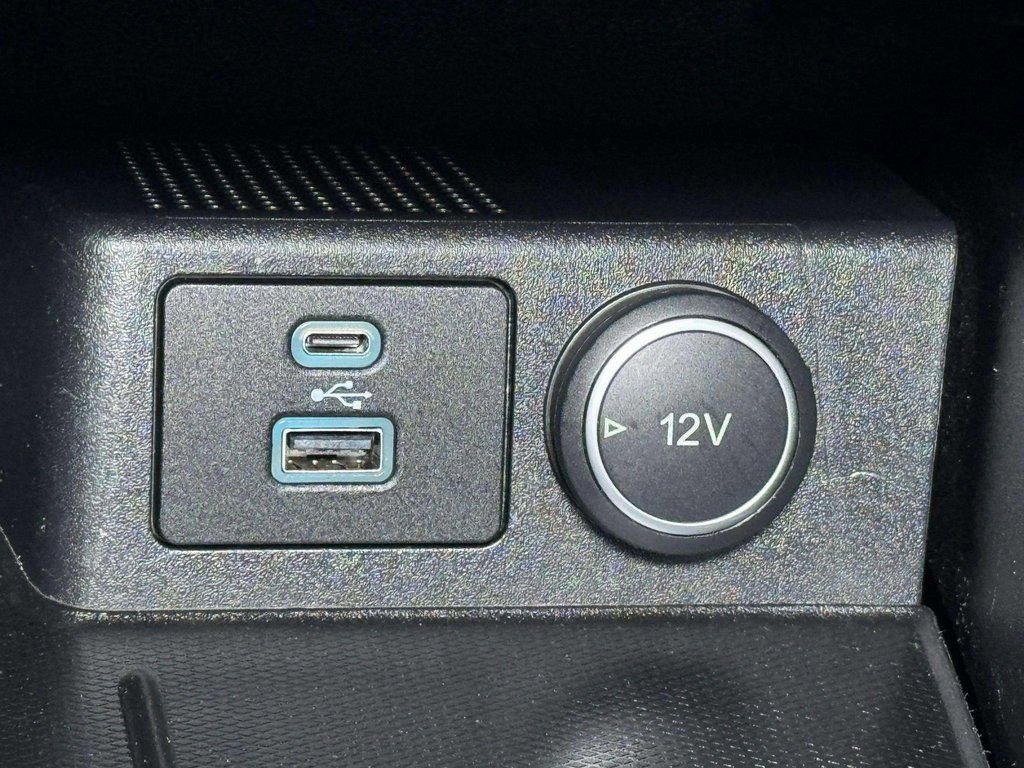 Used 2021 Ford Escape Titanium image 13