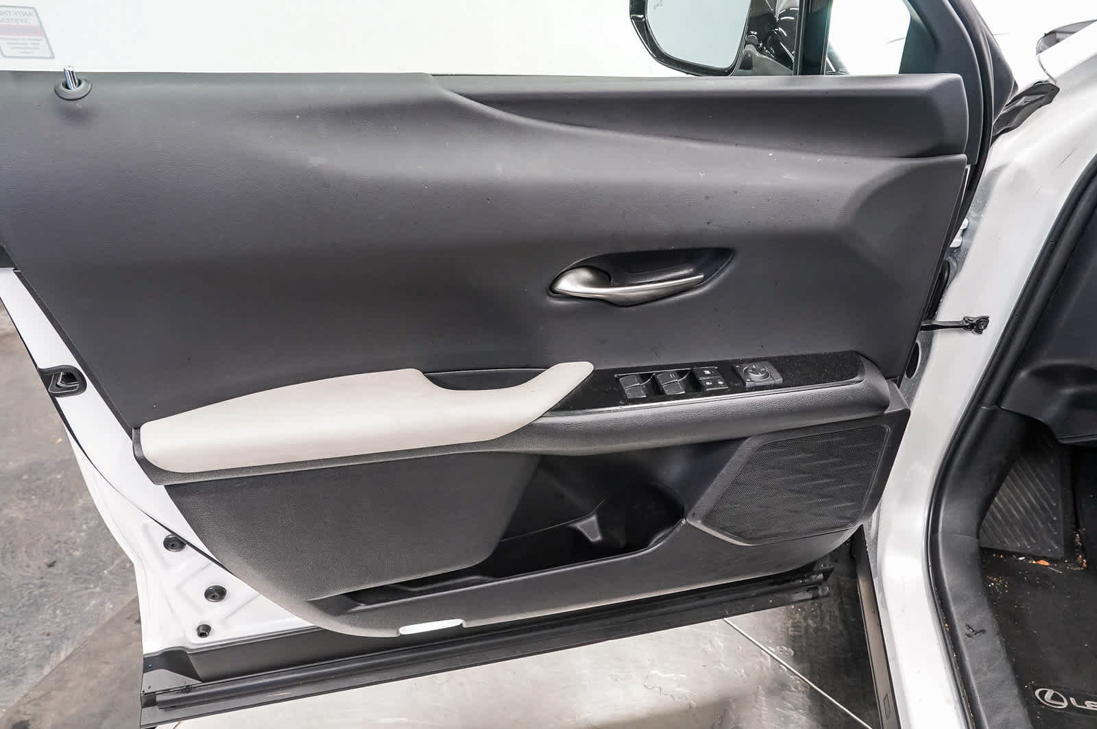 Used 2024 Lexus UX 250h FWD image 22