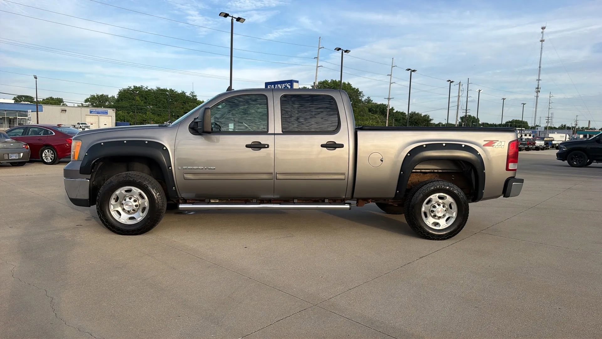 Used 2008 GMC Sierra 2500 SLE w/ SLE2 Preferred Package AWD/4WD image 9