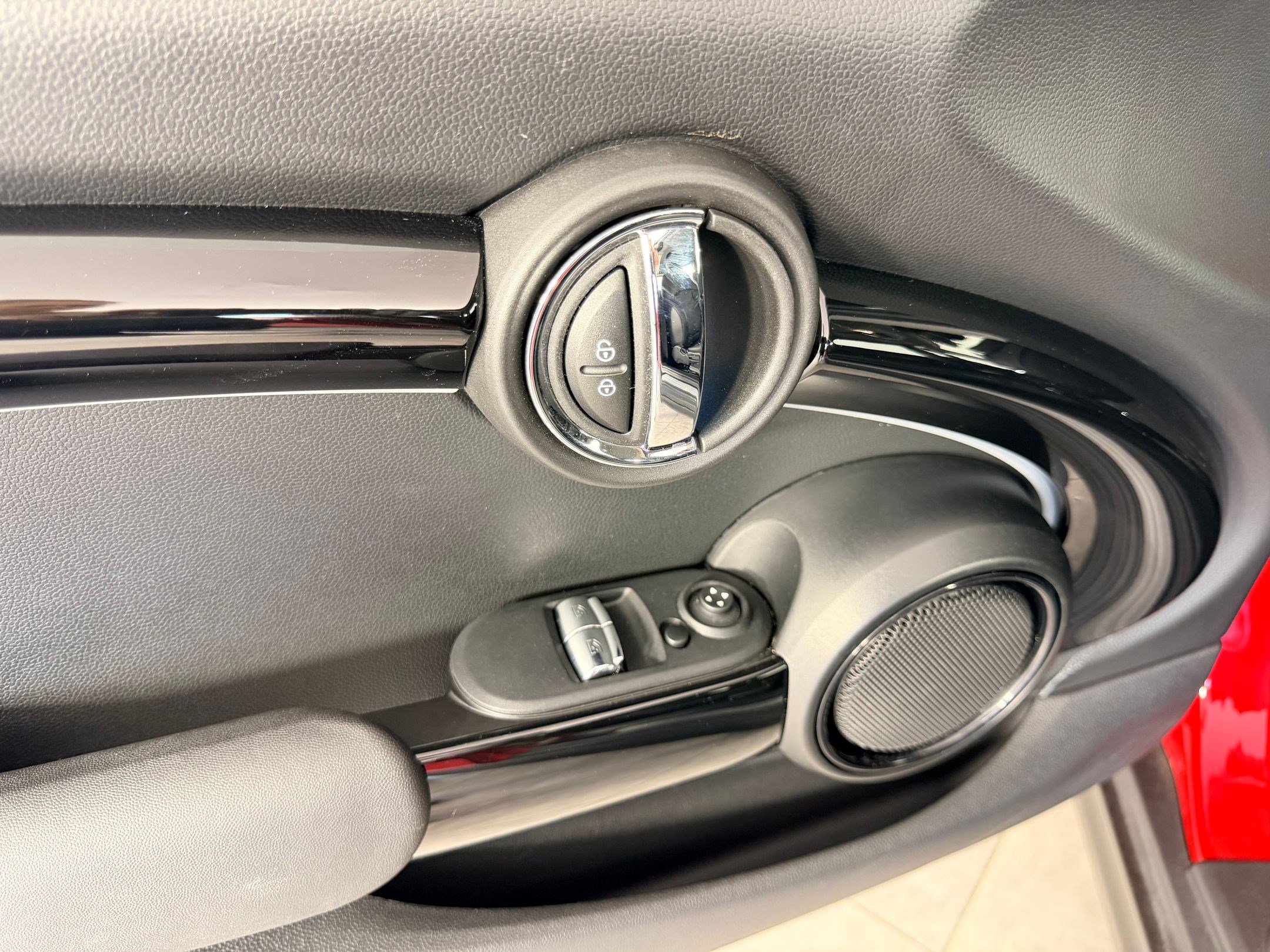 Certified 2024 MINI Cooper SE image 22