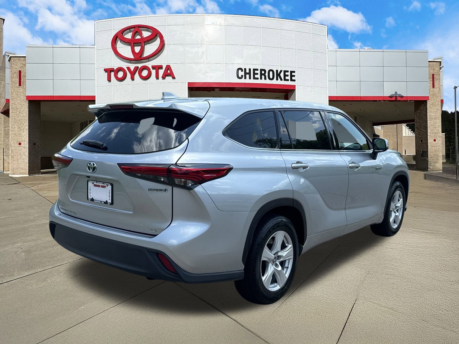Used 2020 Toyota Highlander LE image 5