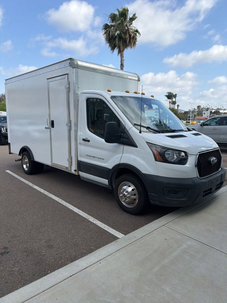 Used 2022 Ford Transit 350 DRW RWD image 8
