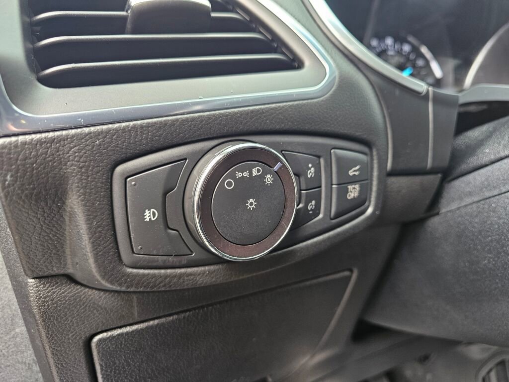 Certified 2019 Ford Edge Titanium w/ Equipment Group 301A AWD/4WD image 18