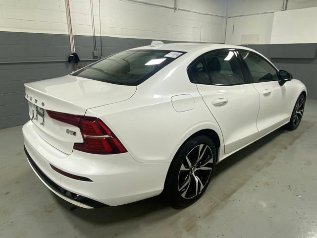 Used 2025 Volvo S60 B5 Core AWD/4WD image 3